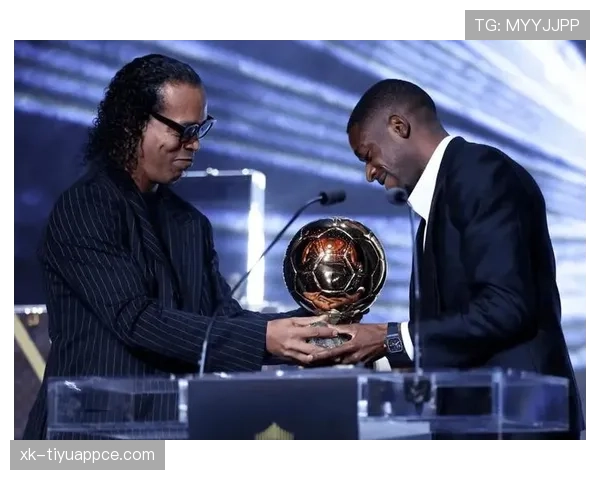 登贝莱买了那辆超级跑车，朋友圈却晒起了家庭聚餐，反差有点刺激啊！