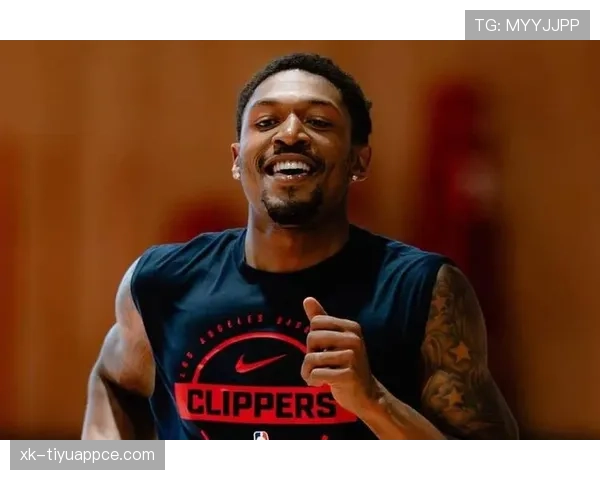 布拉德利·比尔连续季后赛突破拉开得分差距提升球队进攻效率